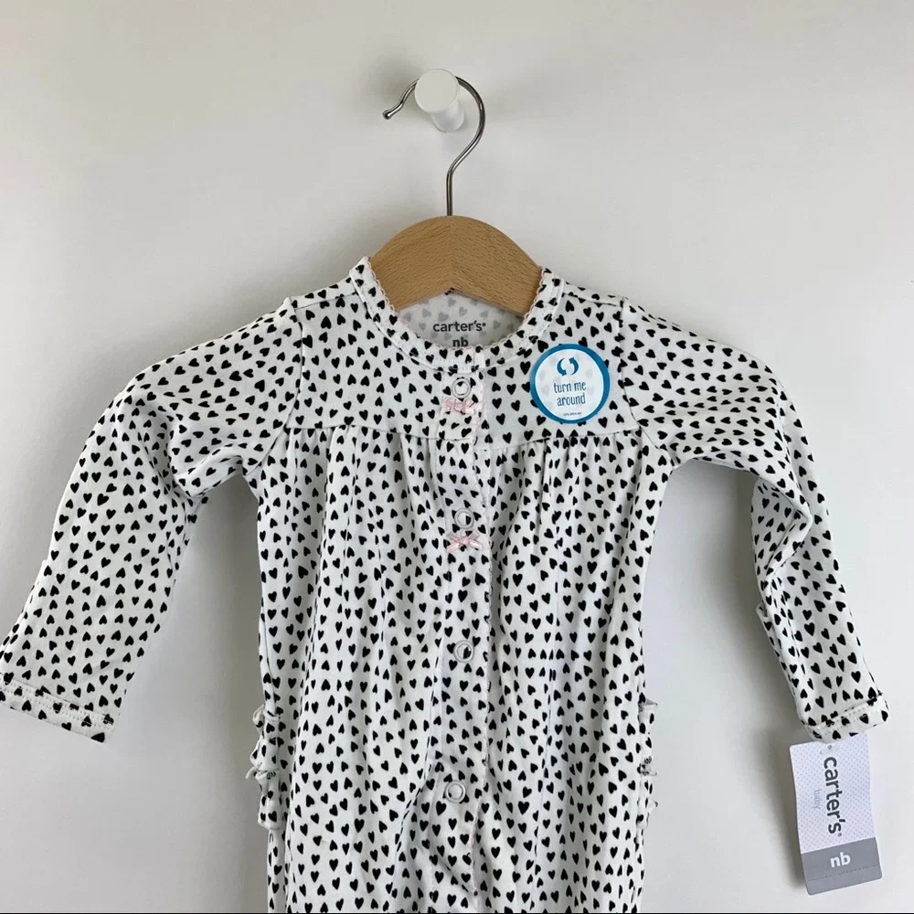 NWT carter’s Long Sleeve Footed Heart Bodysuit nb